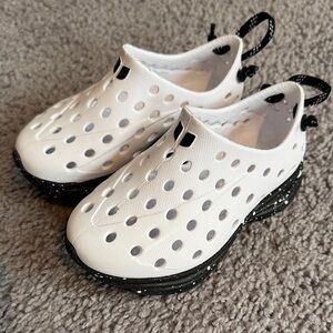 KANE Revive - White / Black Speckle - Toddler Size 8C